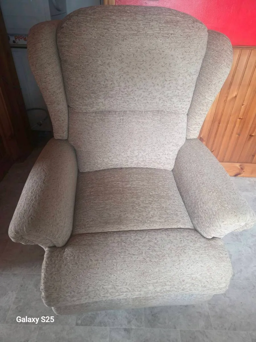 Electric armchair - Image 1