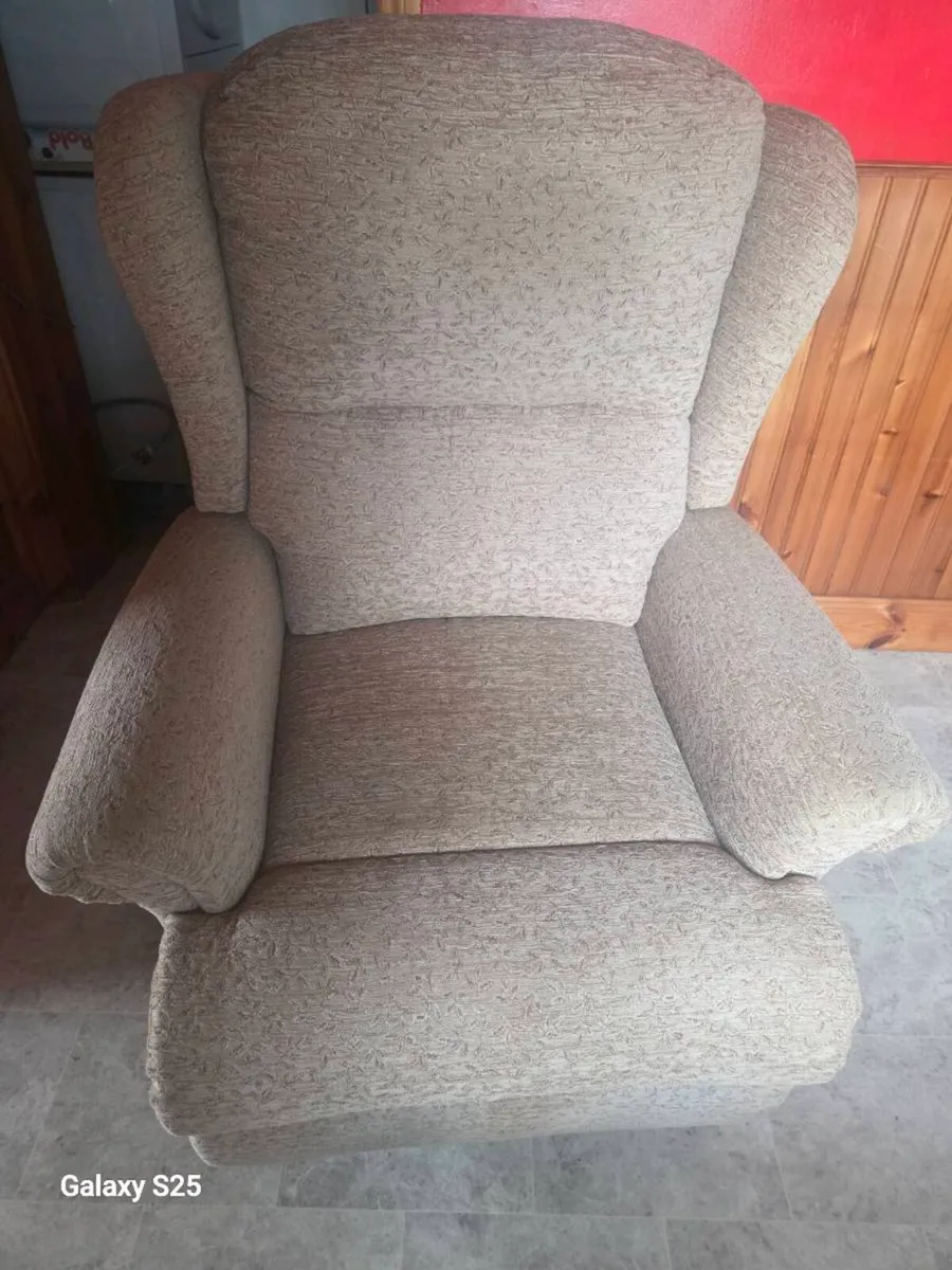 Electric armchair - Image 2