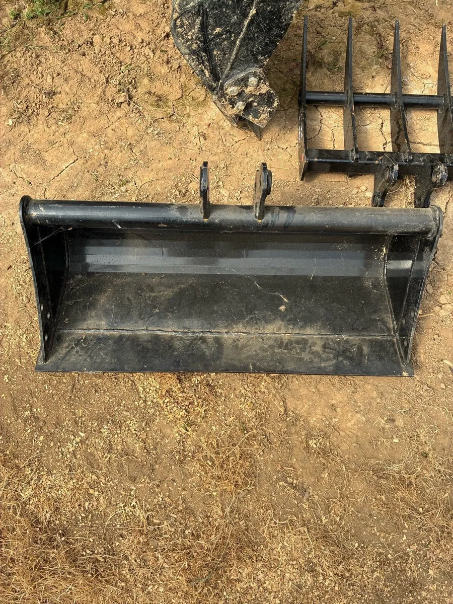 Buckets and Augers for mini digger - Image 4