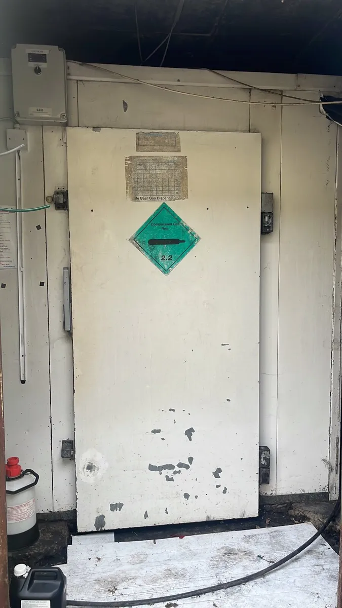 Cold room/ beer cellar - Image 1