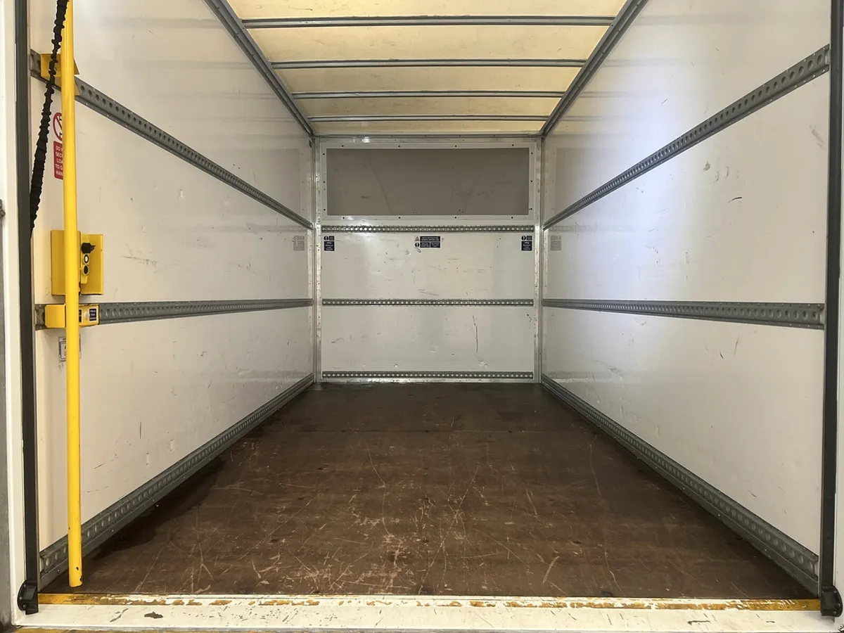 2024 Ford Transit Luton Box Van - Image 3