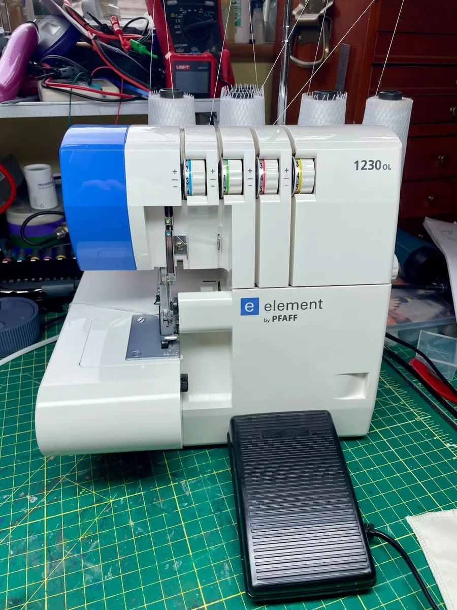 PFAFF Element 1230OL Overlocker -Serviced - As new - Image 2
