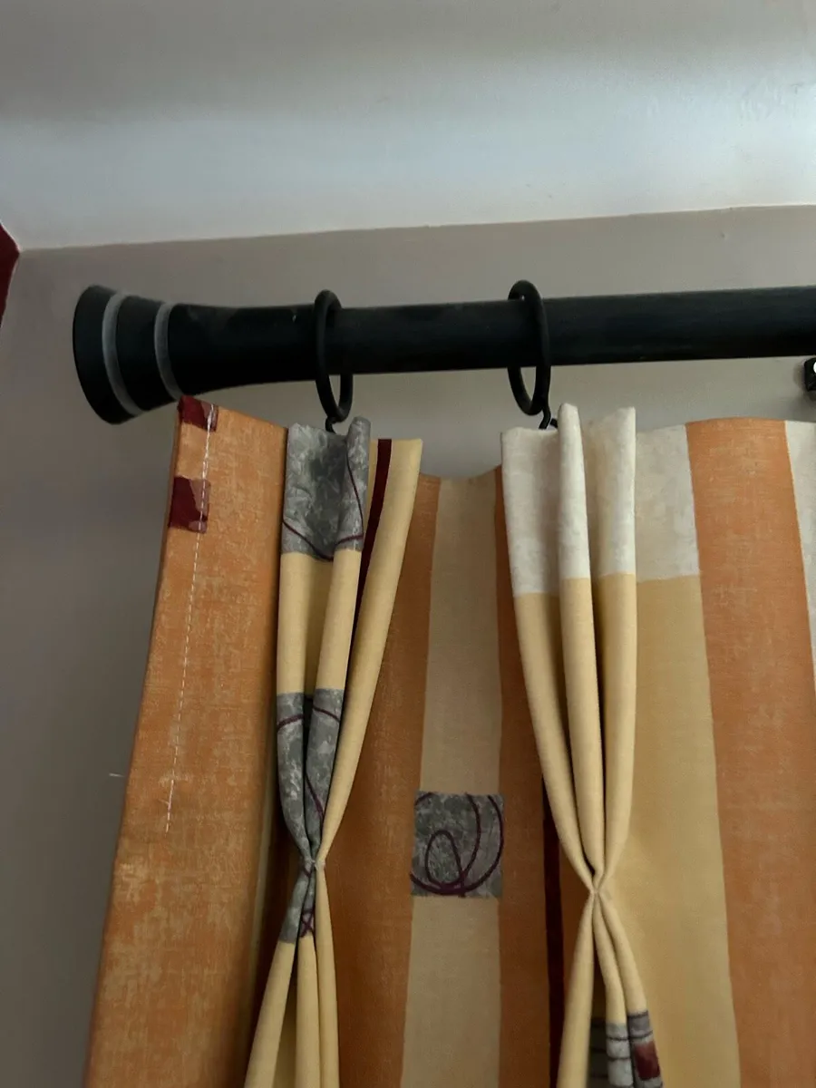 Curtains - Image 2