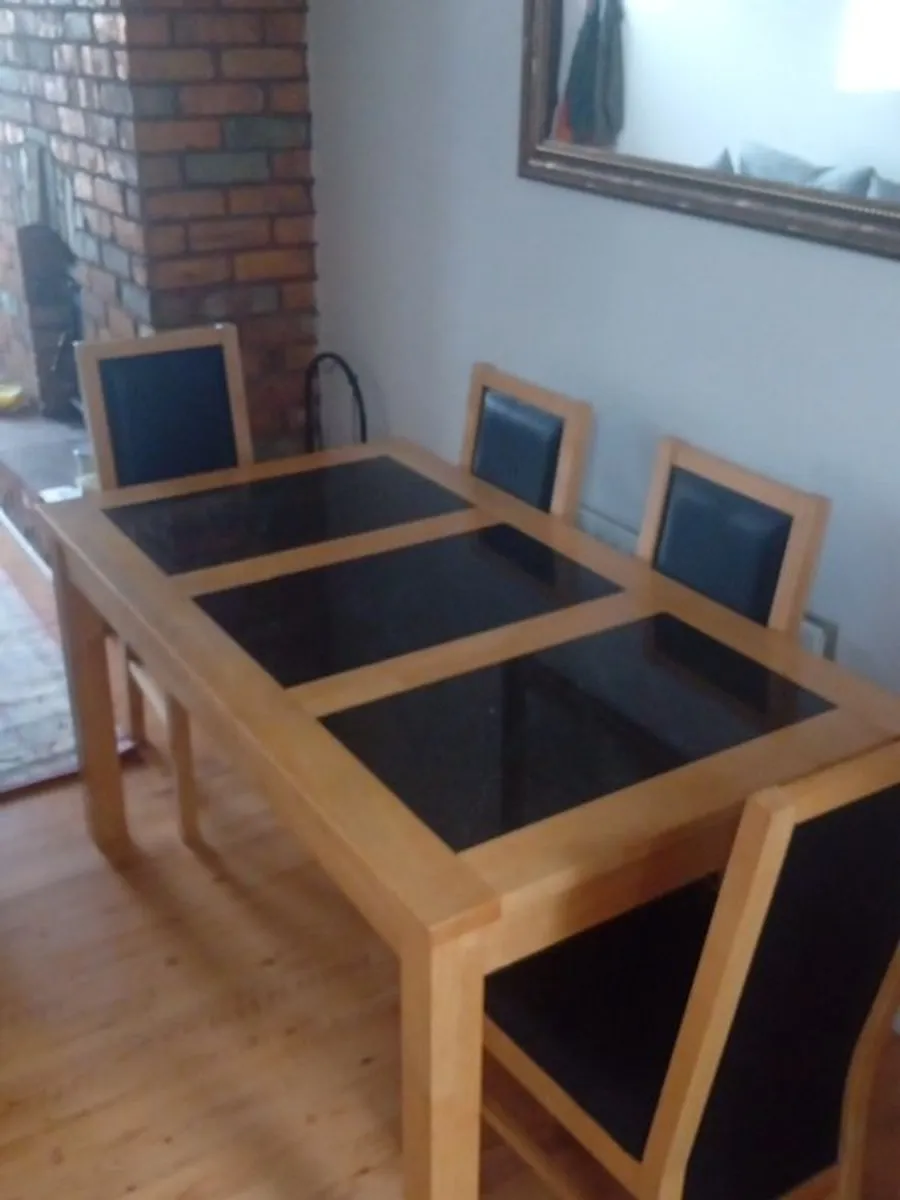 dinner table w 6 chairs - Image 1