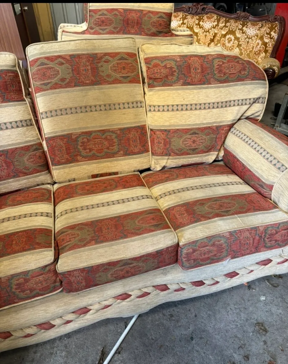3 seater couch and 2 armchairs - Image 3