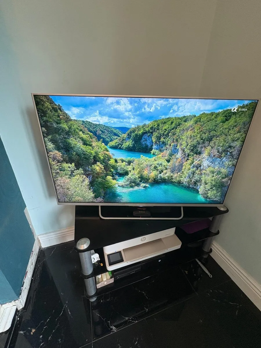 43 Inch Sony Smart TV - Image 2