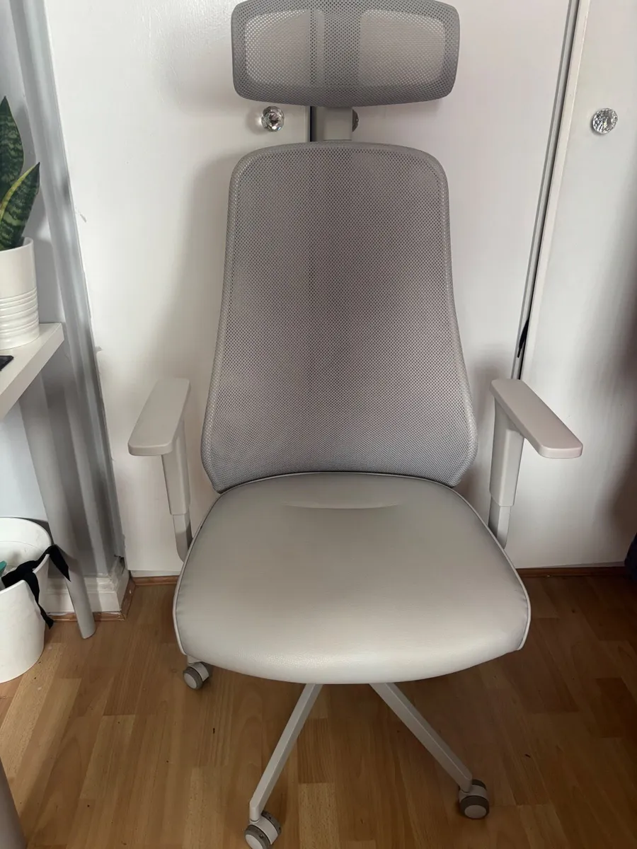 IKEA MARKUS Office Chair – €120 - Image 4