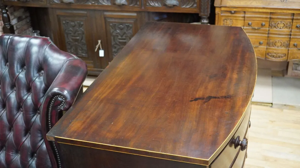 Regency Mahogany Bow Front Chest of Drawers - Image 4