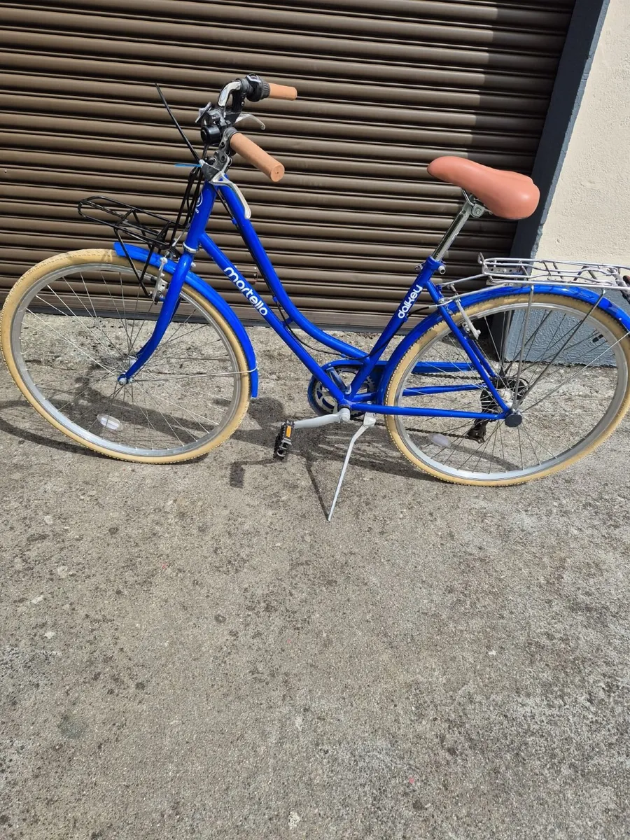 Ladies bike like new barely used - Image 2