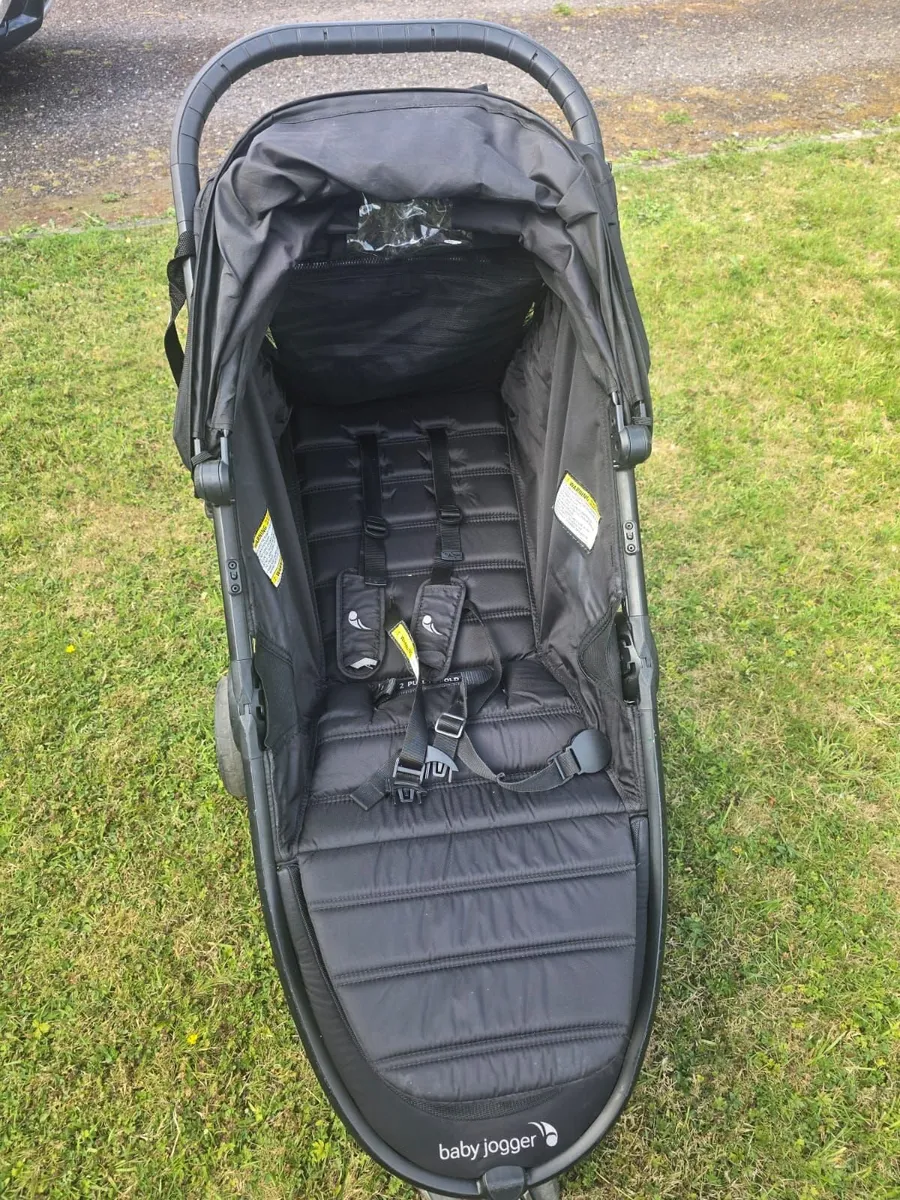Baby Jogger Stroller - Excellent condition! - Image 4