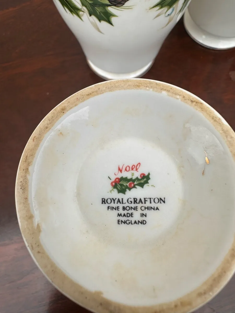 Antique Christmas mugs - Image 4