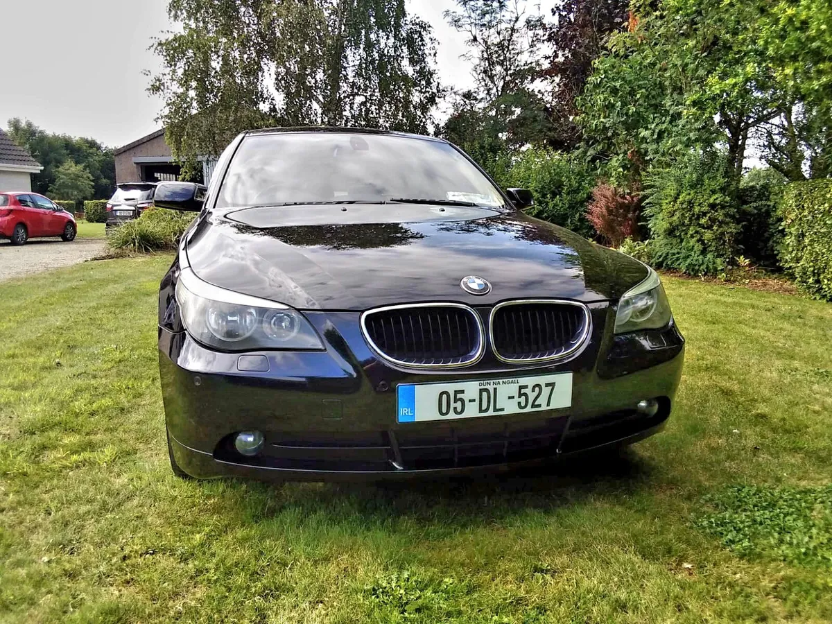 BMW 520i SE Model - Image 2