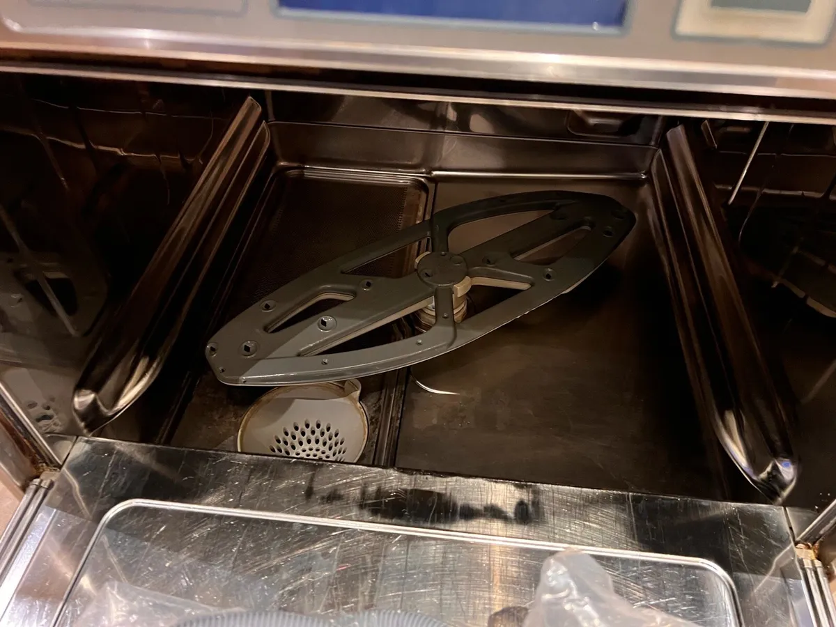 Glasswasher - Image 4