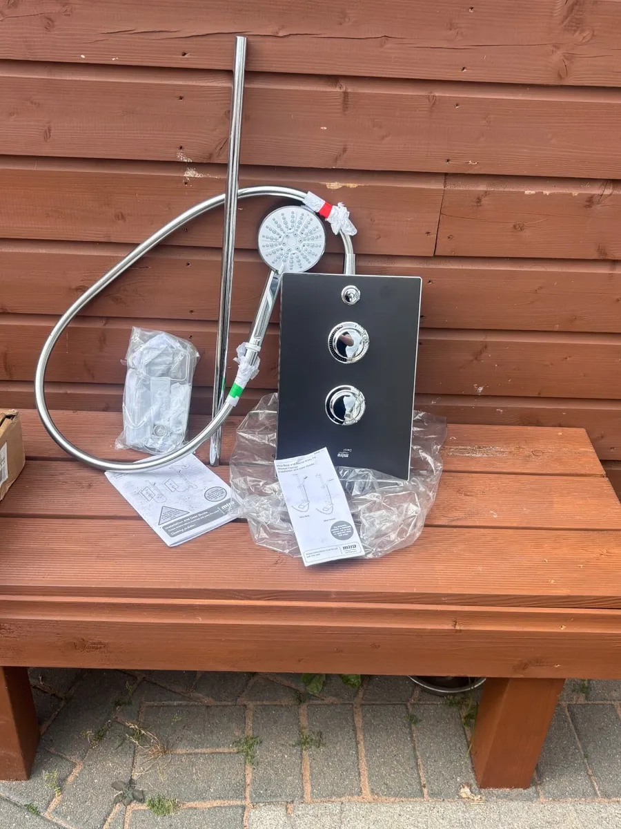 Electric shower - Image 2