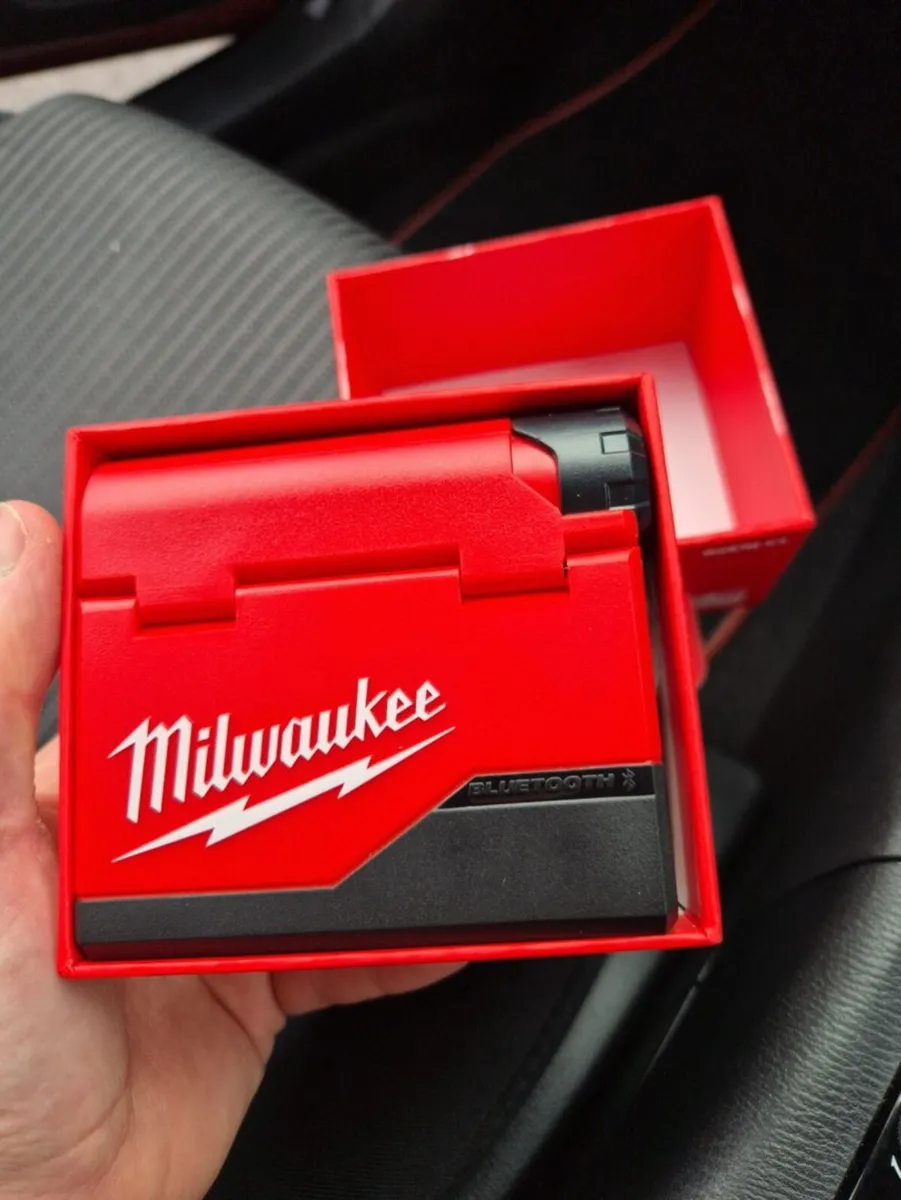 Milwaukee REDLITHIUM, Bluetooth Jobsite Ear Buds - Image 3