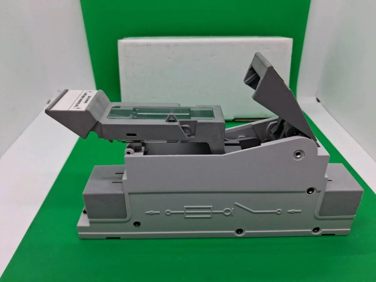 Postage - Lindner Fuse Switch  NH00-LINOCUR 8601 - - Image 2