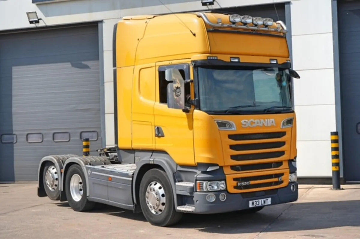 2017 SCANIA R520 6X2 TOP-LINE WITH REAR LIFT AXLE - Image 1