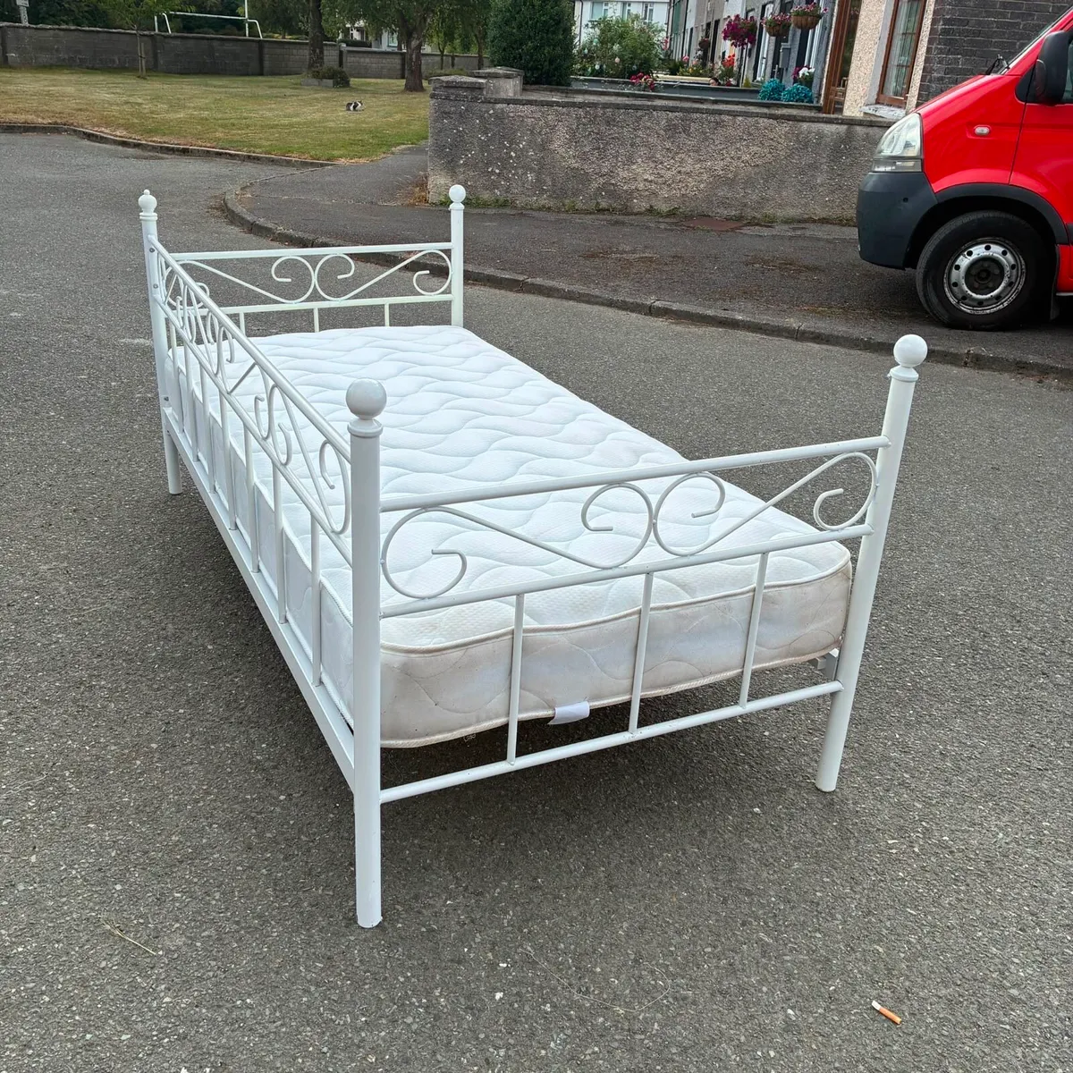White Single Day Bed with Mattress - Image 4
