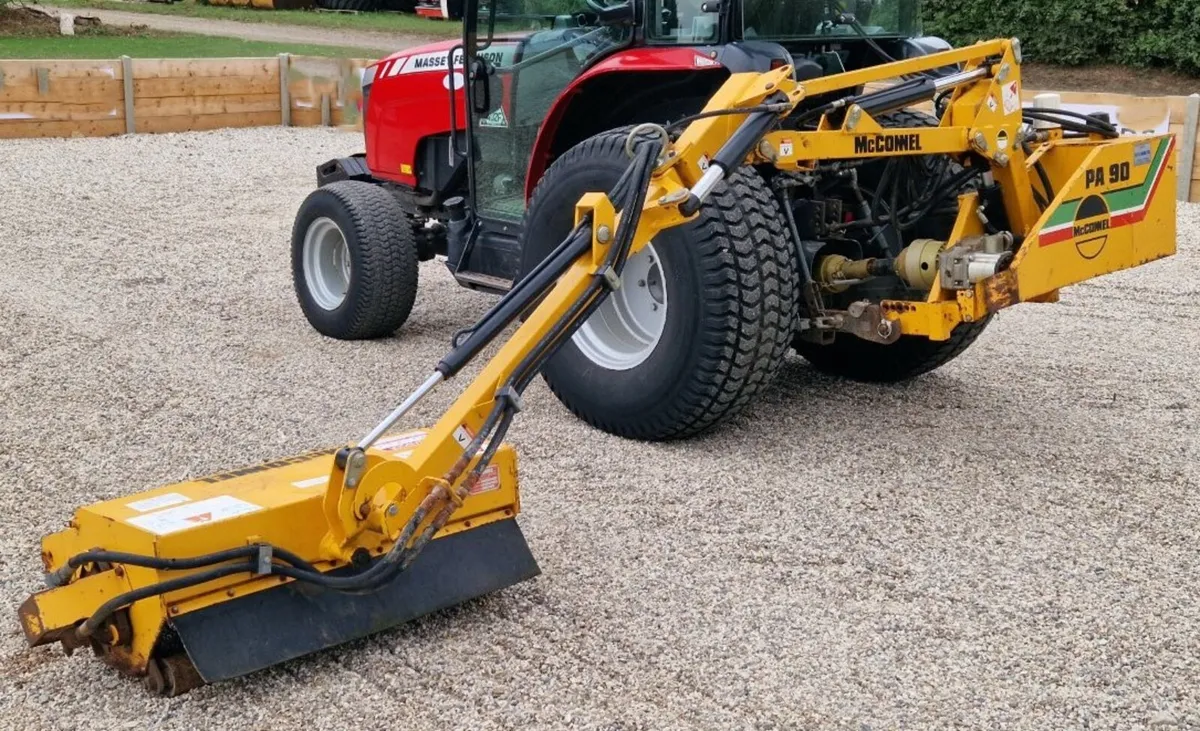 MCCONNEL PA90 HEDGECUTTER - Image 1