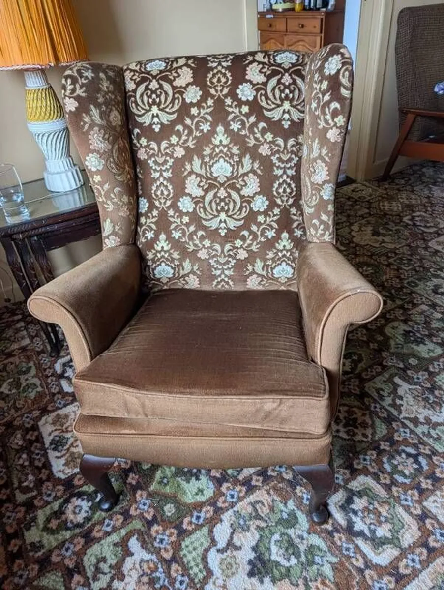 Free sofa & arm chair set - Image 4