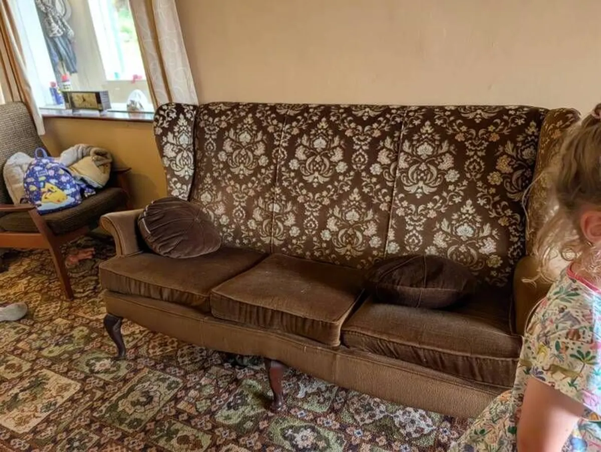 Free sofa & arm chair set - Image 2