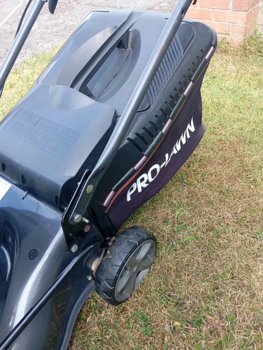 Pro-Lawn petrol lawnmower - Image 4