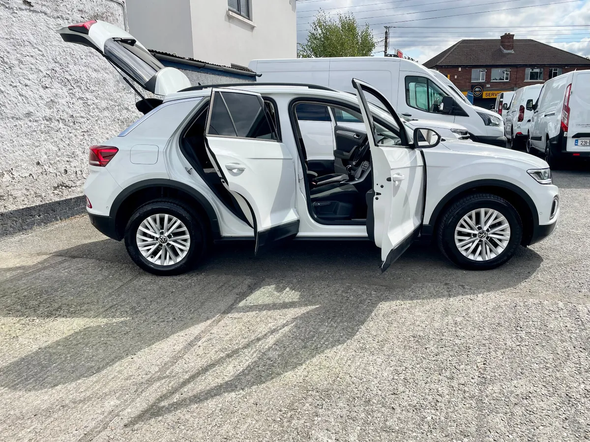 Volkswagen T-Roc Life 2.0TDI 2 Seat Van,2024 - Image 3
