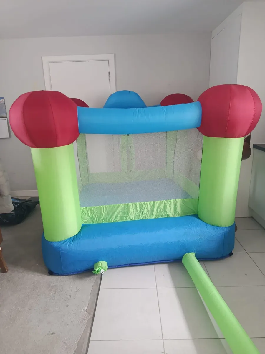 Children bouncing castle - Image 2