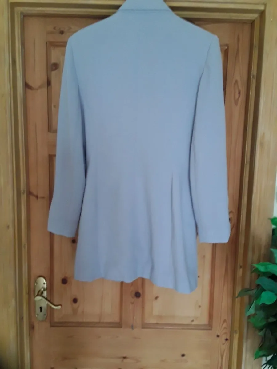 Ladies designer coat lavender colour - Image 3
