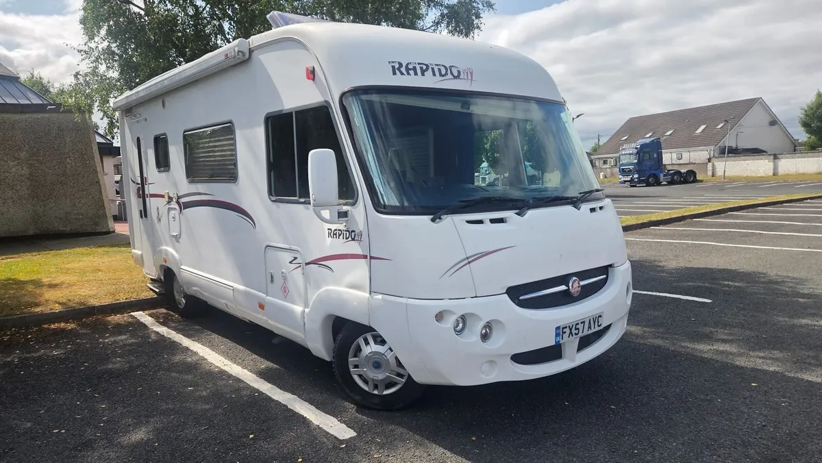 Rapido 9048DF 2007 camper - Image 1