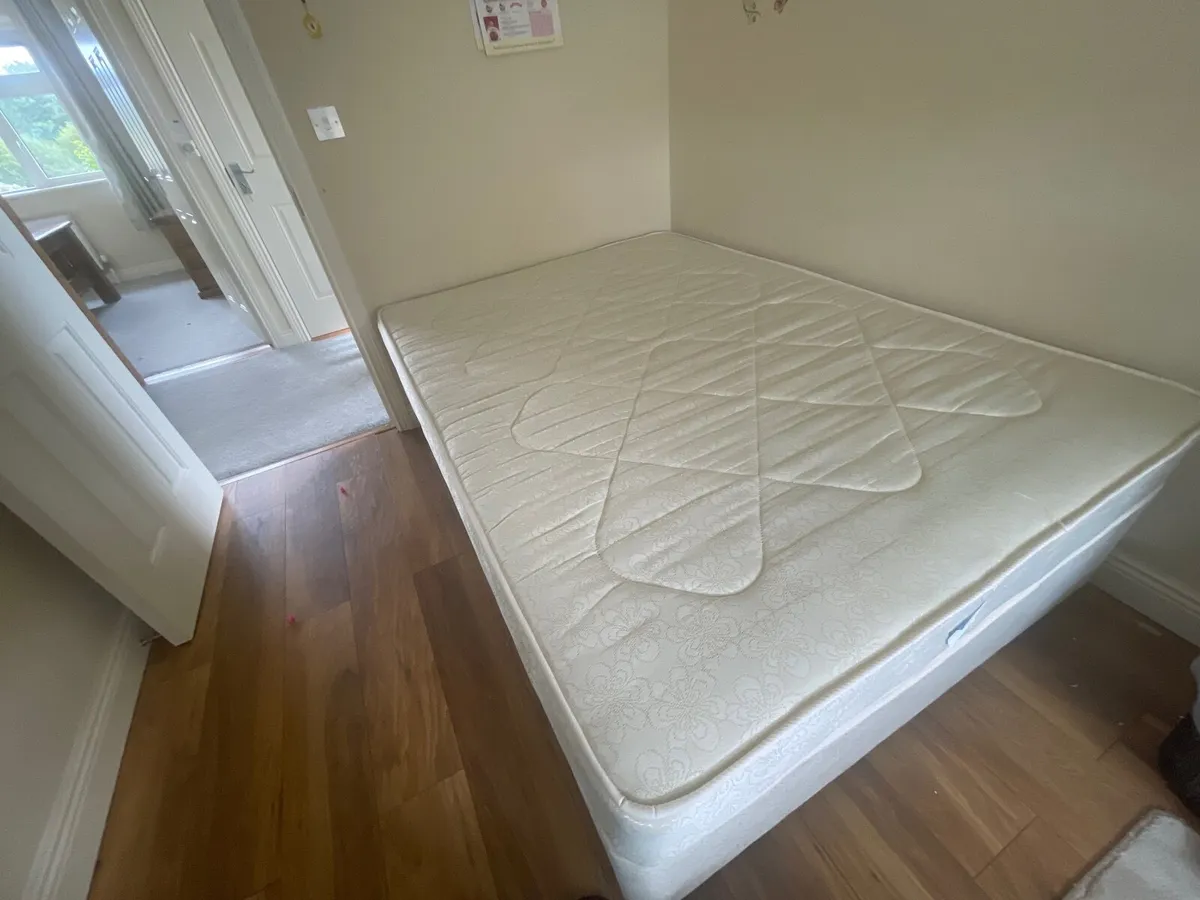 Mattress - Image 3