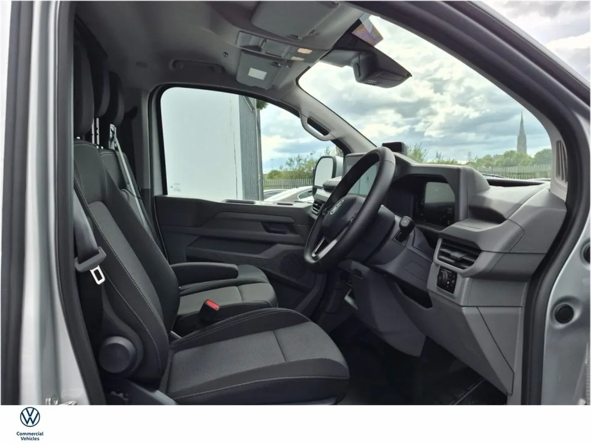 Volkswagen Transporter LWB HIGHLINE 150HP AUTO)EX - Image 2