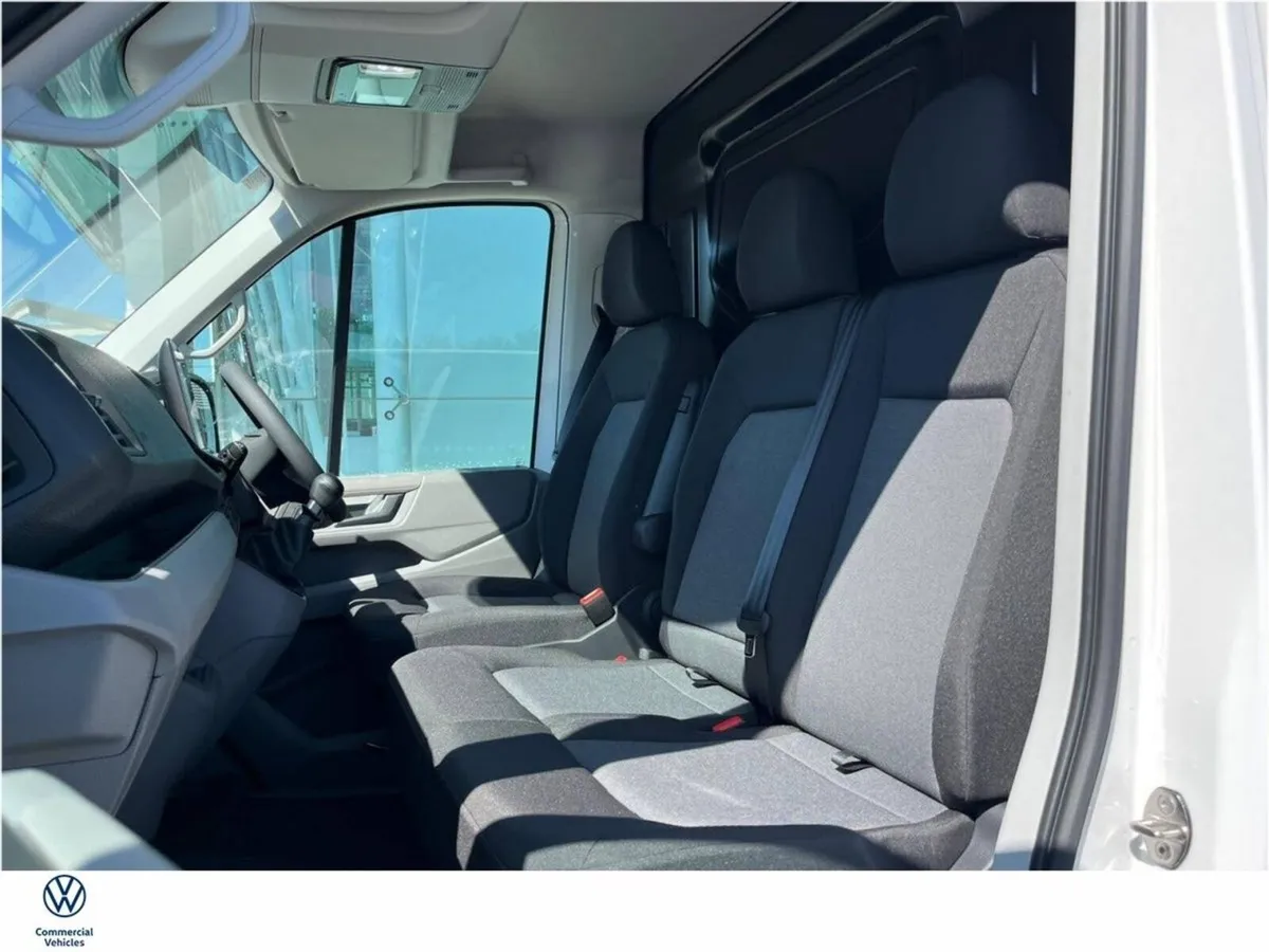 Volkswagen Crafter TRENDLINE T30 MWB 140HP MANUAL - Image 4