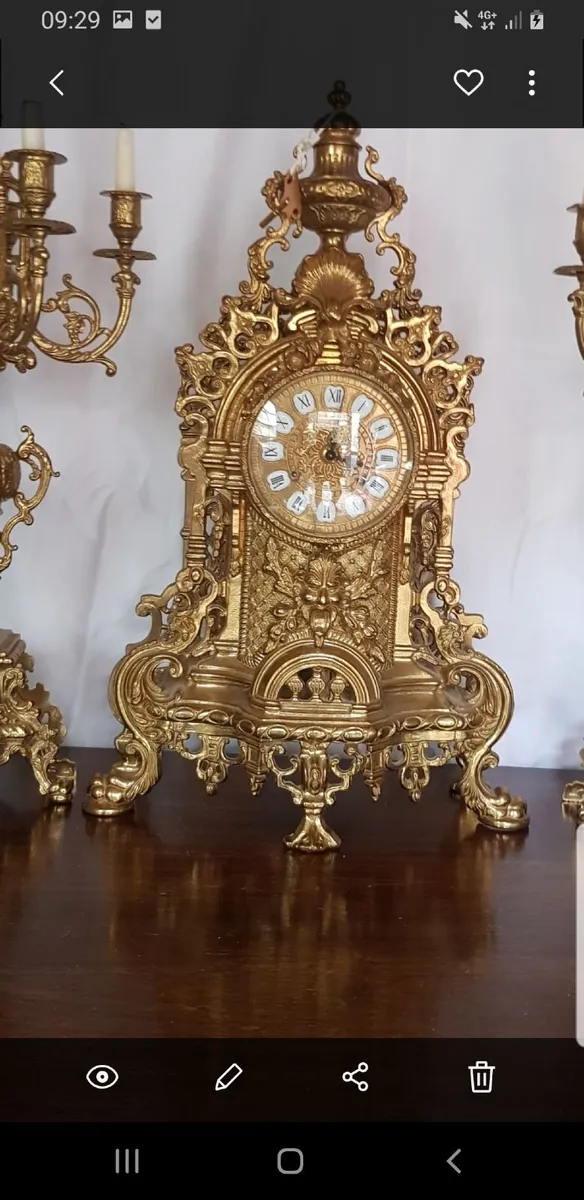 Stunning Italian brass mantle clock + candelabra's - Image 3
