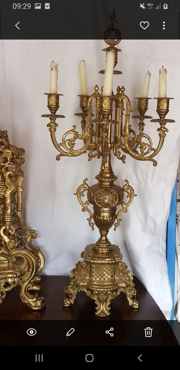 Stunning Italian brass mantle clock + candelabra's - Image 4
