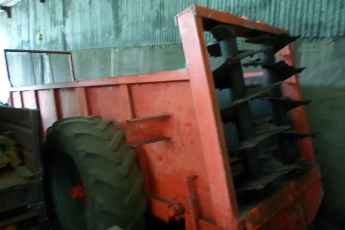 dung spreader - Image 1