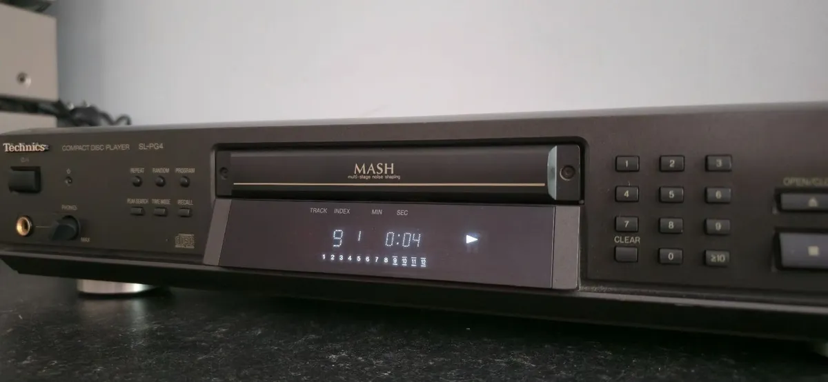 CD PLAYER TECHNICS SL-PG4 100% SUPER CONDITION - Image 3