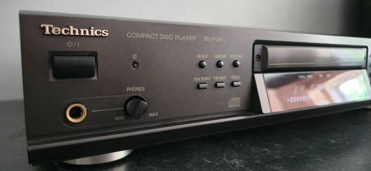 CD PLAYER TECHNICS SL-PG4 100% SUPER CONDITION - Image 1
