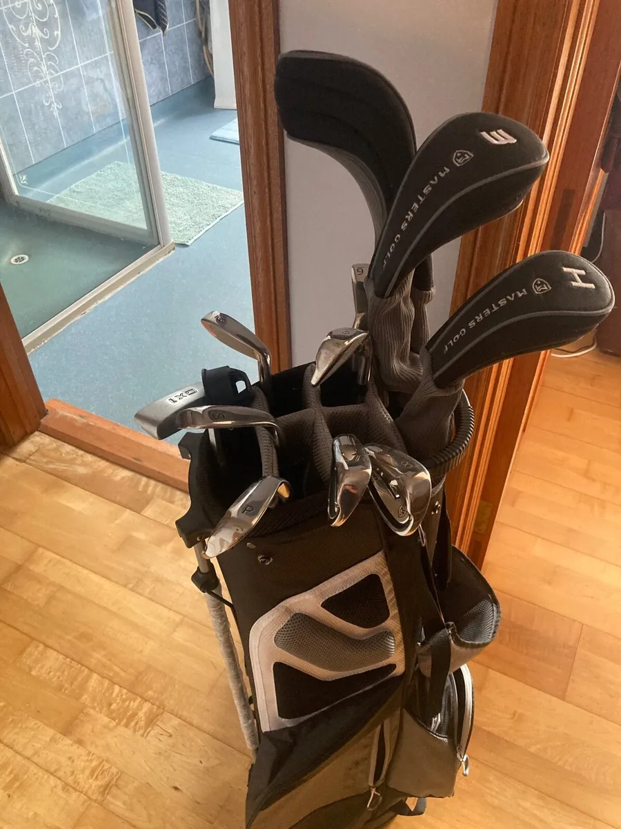 Golf equipment - Image 1