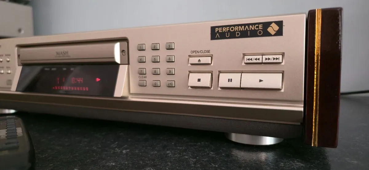 RARE ! CD TECHNICS SL-PG5 GOLD WOOD SERVICED - Image 1