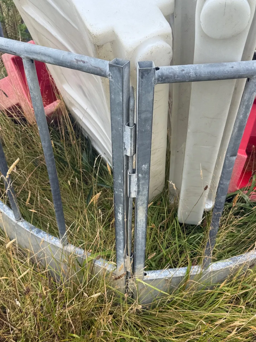 Sheep round feeder - Image 1