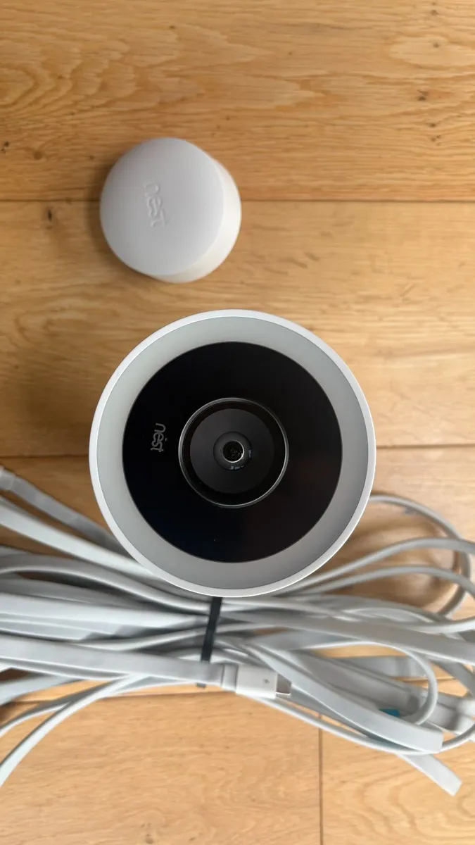 Google Nest CamIQ Outdoor Original Great Conditio - Image 1