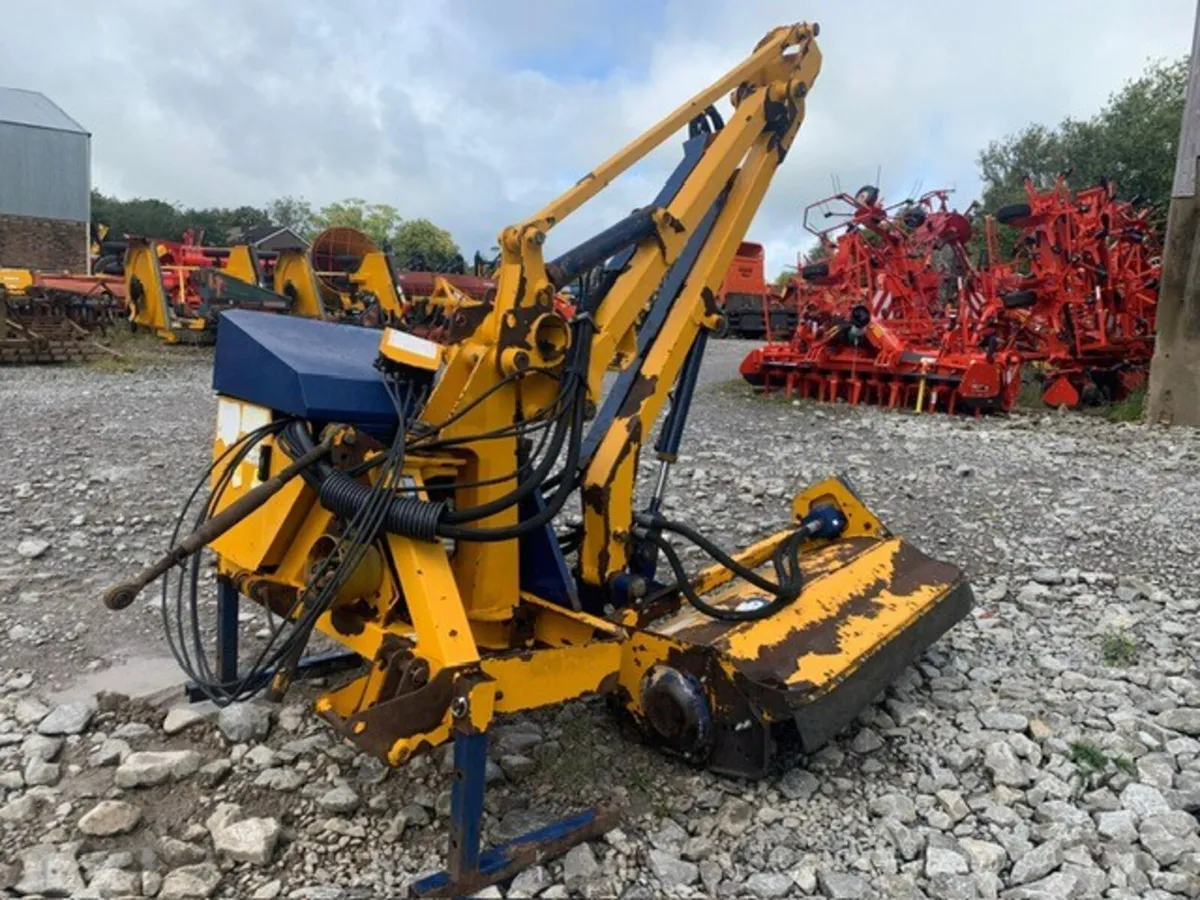 BOMFORD KESTREL FLAIL HEDGECUTTER - Image 3
