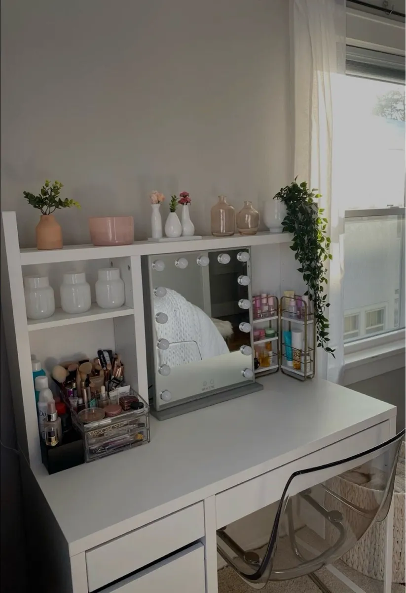 IKEA desk - Image 1