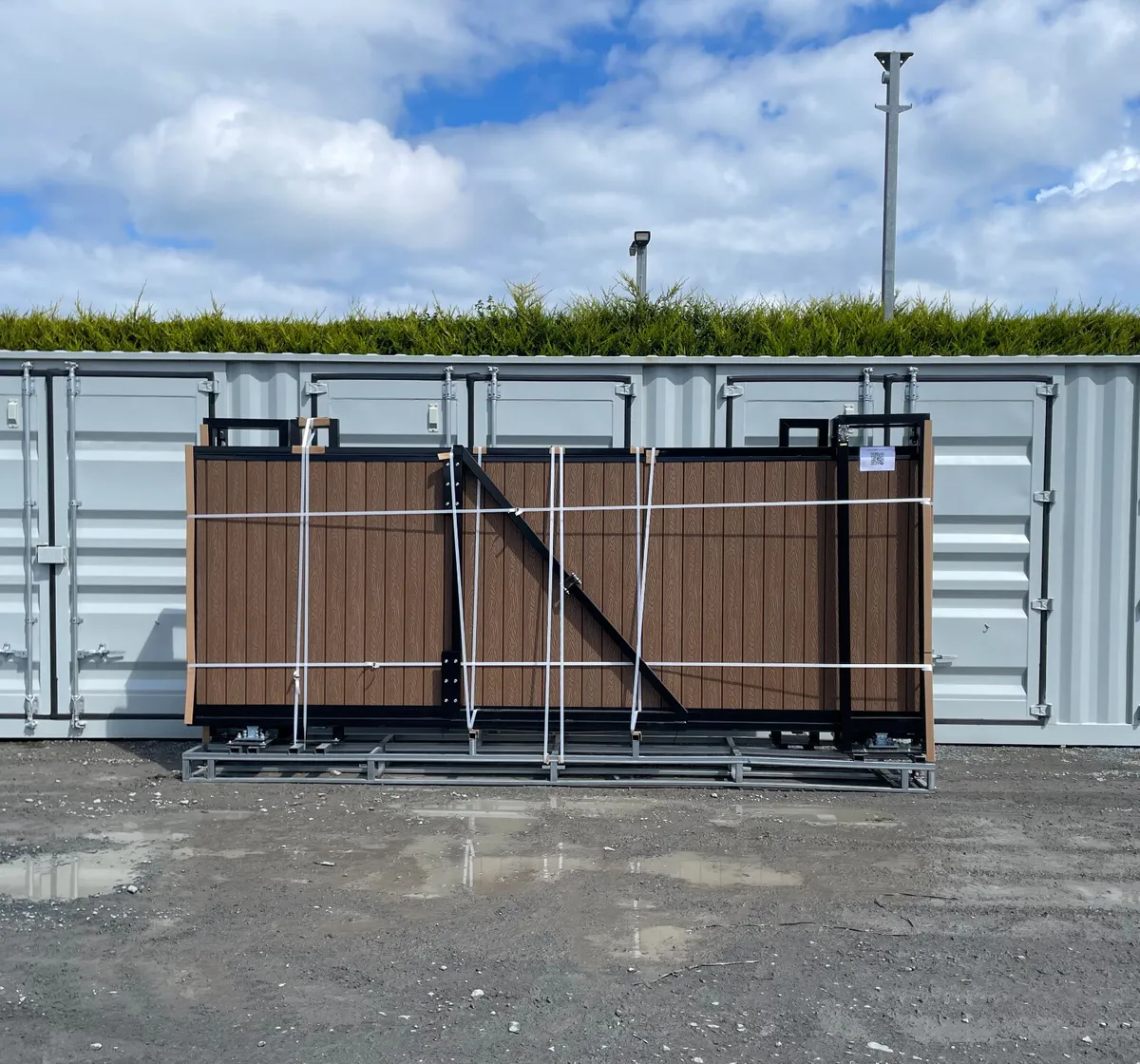 New 16ft Electric Sliding Gate**Online Auction** - Image 1