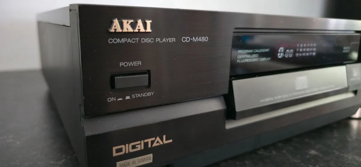 CD PLAYER AKAI CD-M 480 MIDI TOWER 35 cm VINTAGE - Image 1