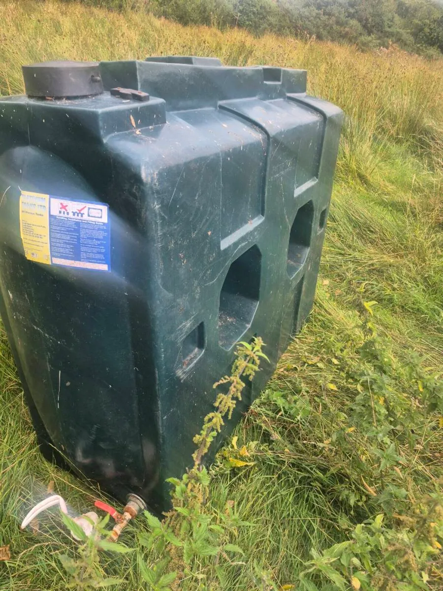 Oil tanks - Image 1