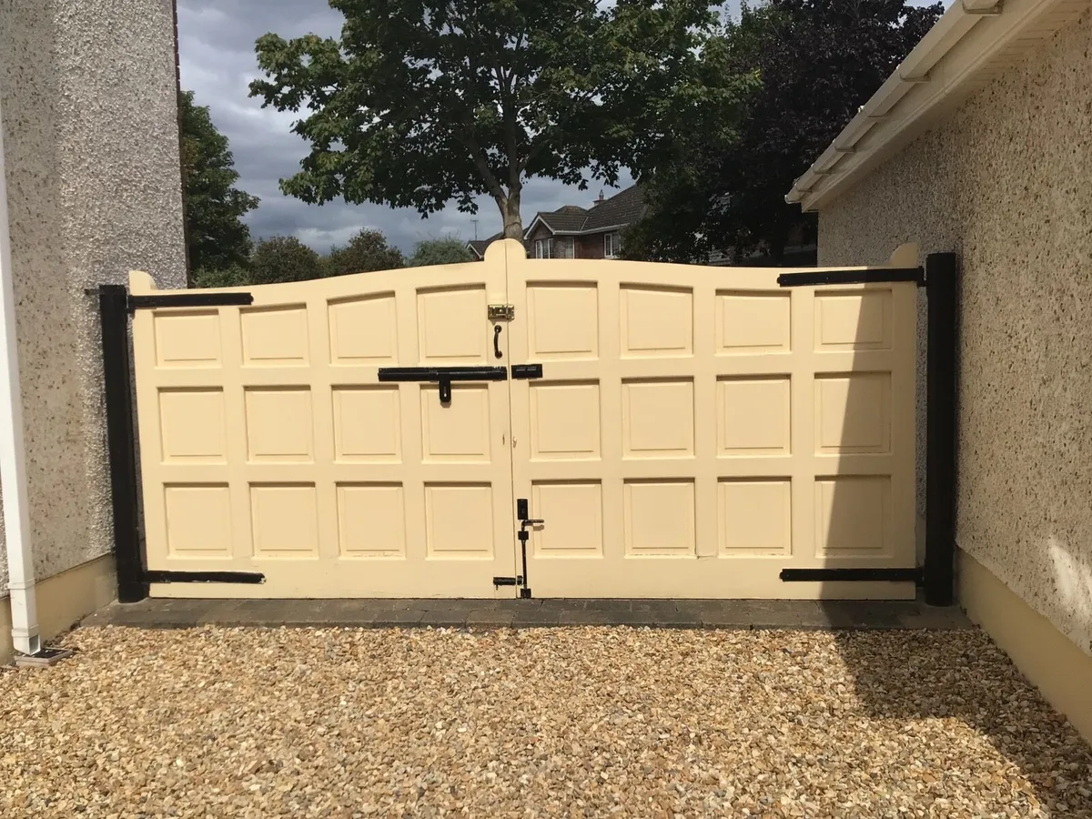 Hard wood gates - Image 3