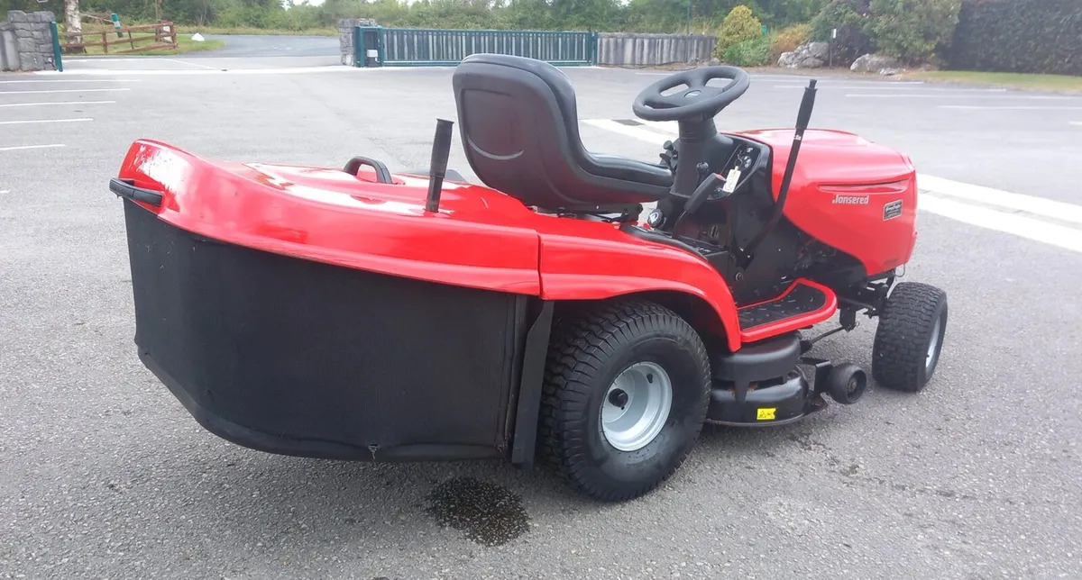 Jonsered LT2217cma Ride on Tractor Mower - Image 3