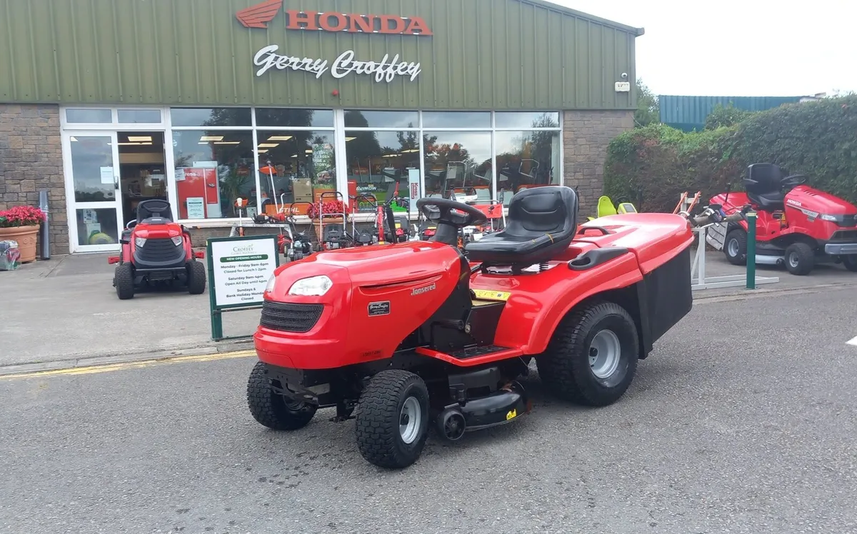 Jonsered LT2217cma Ride on Tractor Mower - Image 4